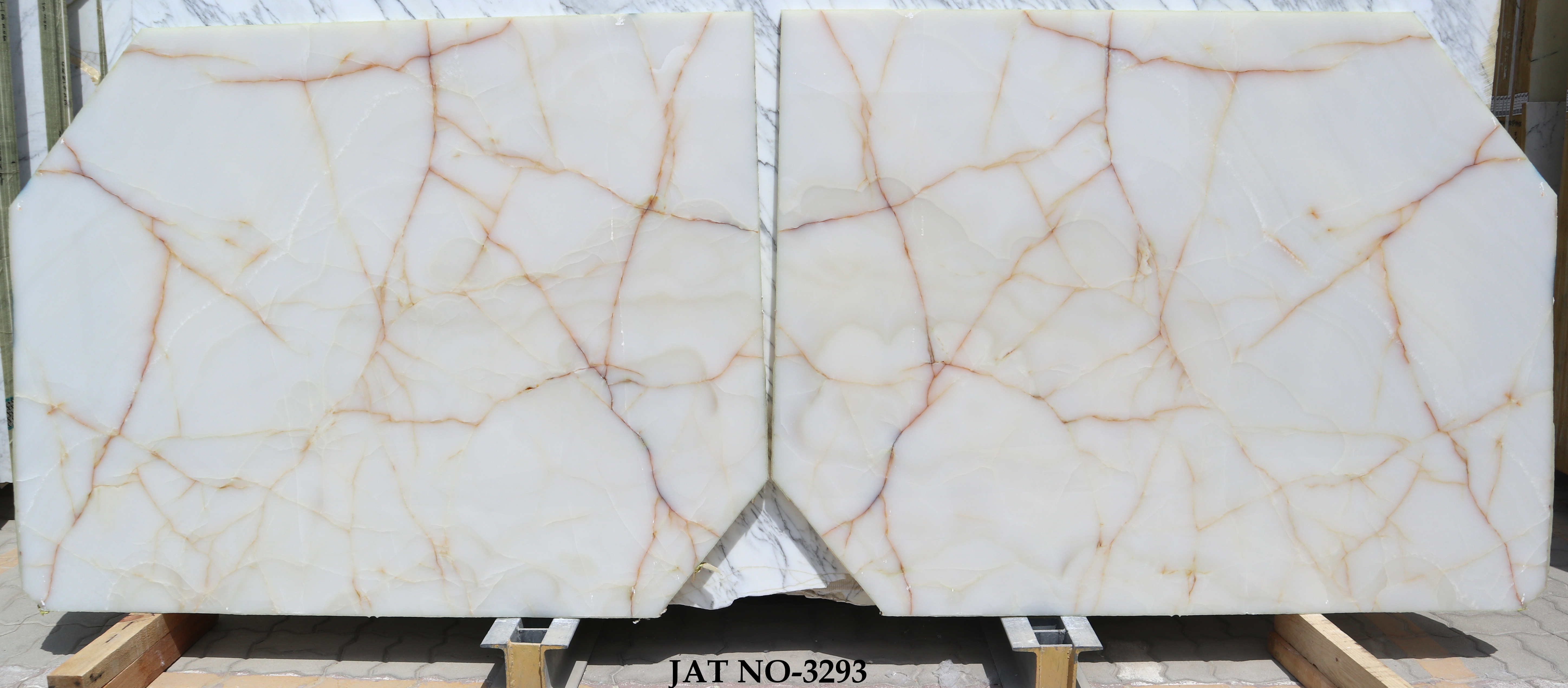 WHITE ONYX